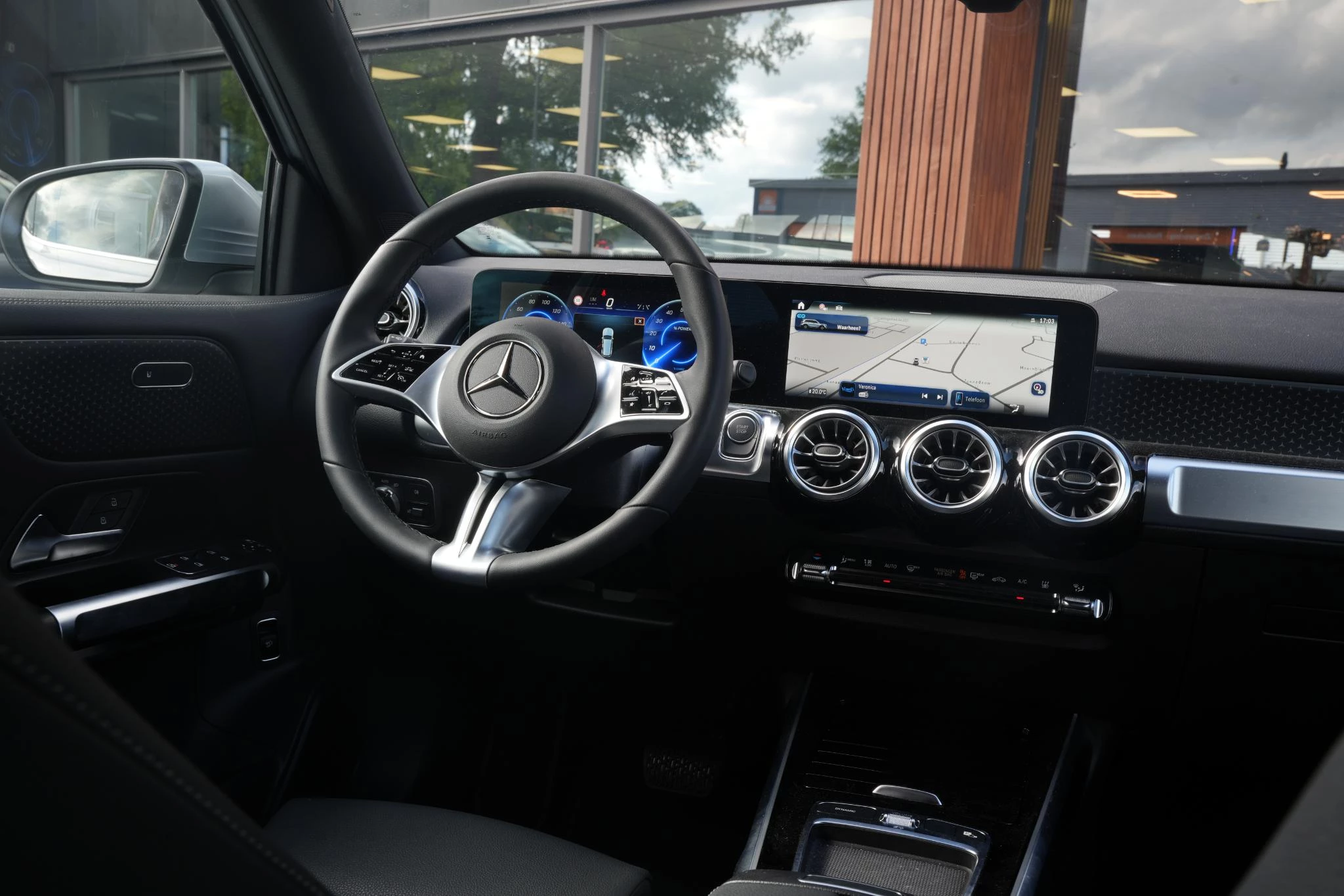 Hoofdafbeelding Mercedes-Benz EQB