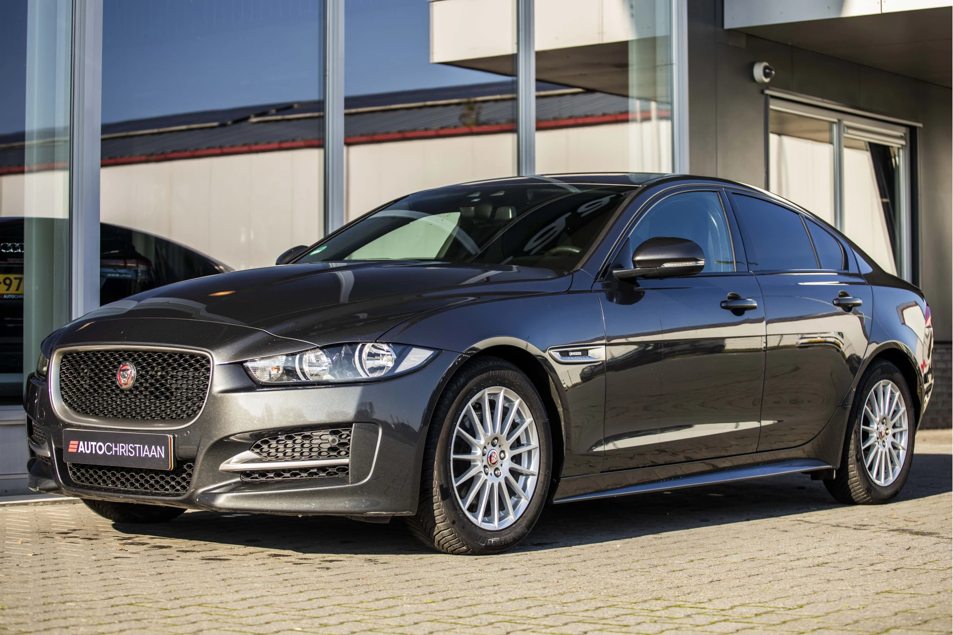 Hoofdafbeelding Jaguar XE