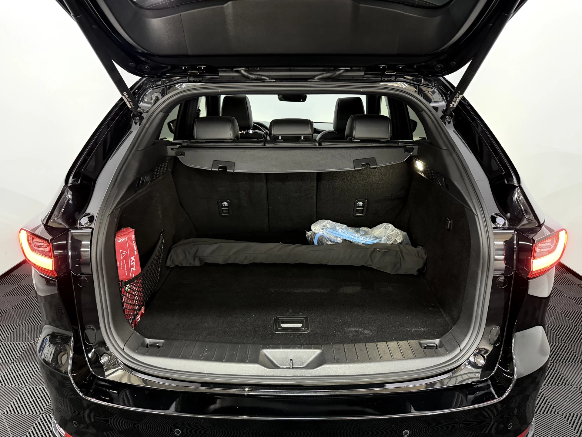 Hoofdafbeelding Mazda CX-60