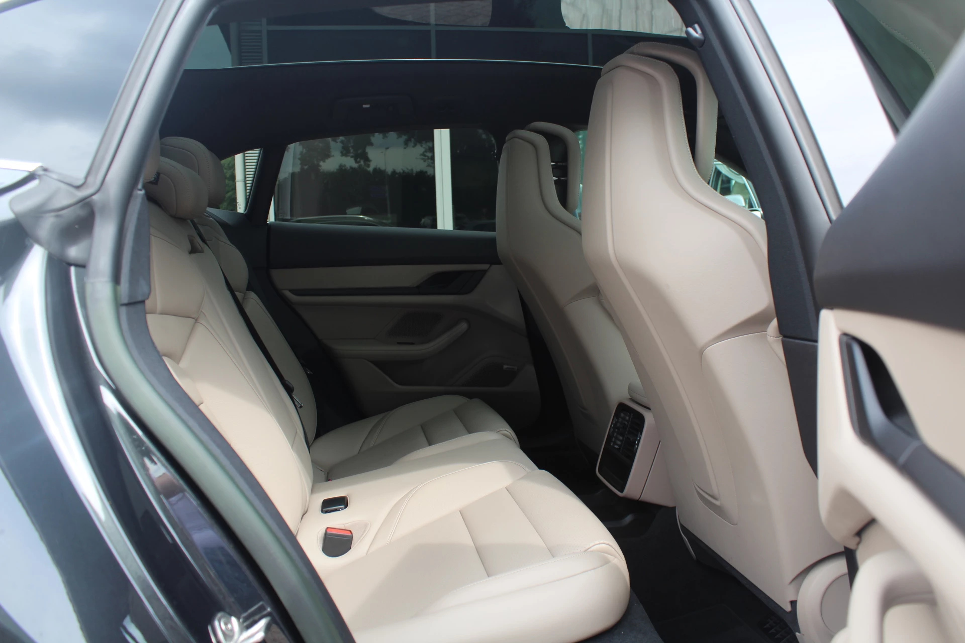 Hoofdafbeelding Porsche Taycan