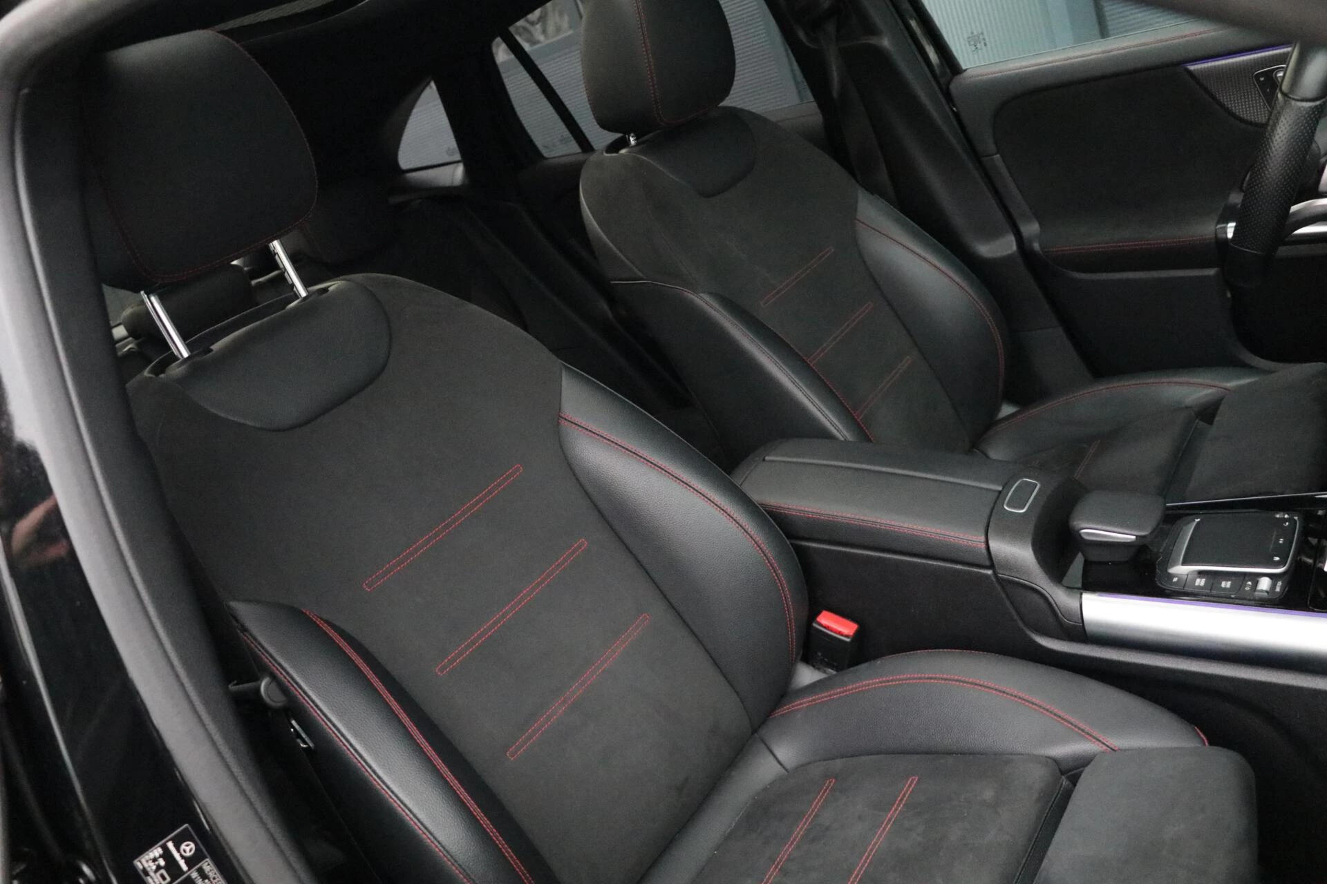 Hoofdafbeelding Mercedes-Benz EQA