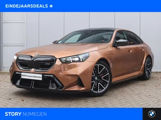 BMW M5 5 Serie Automaat / M Drive Professional / Bowers & Wilkins / M Multifunctionele Stoelen / Parking Assistant Professional / M Compound remsysteem
