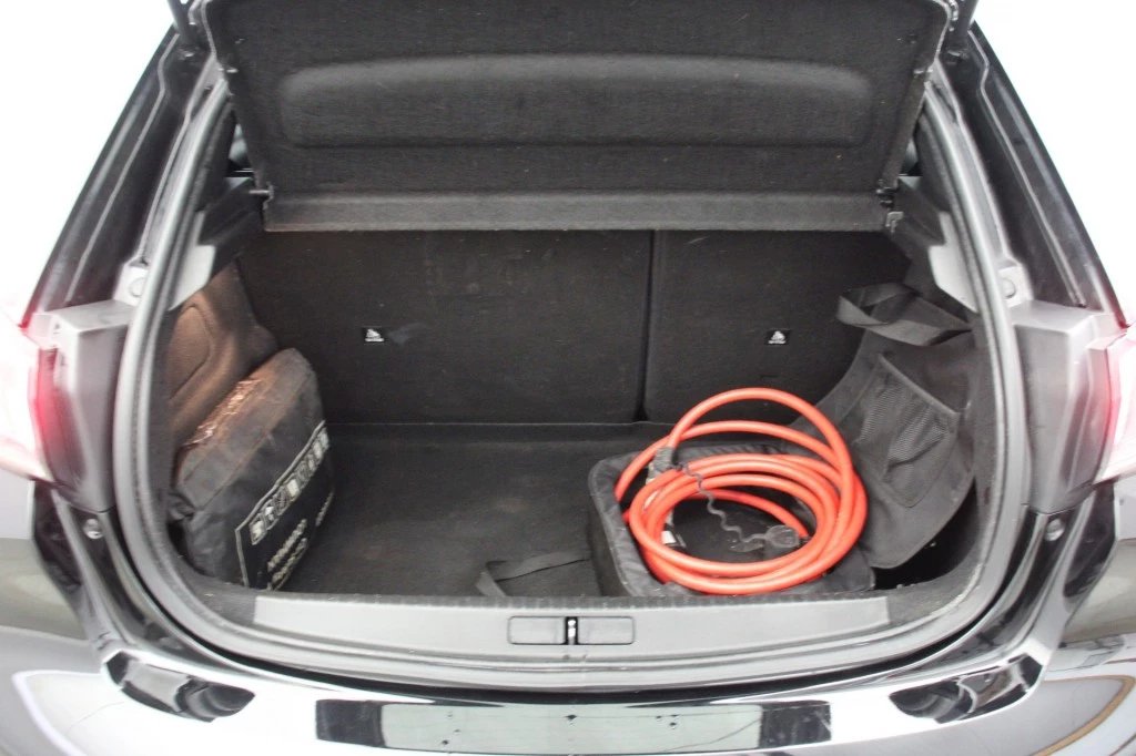 Hoofdafbeelding Peugeot e-208