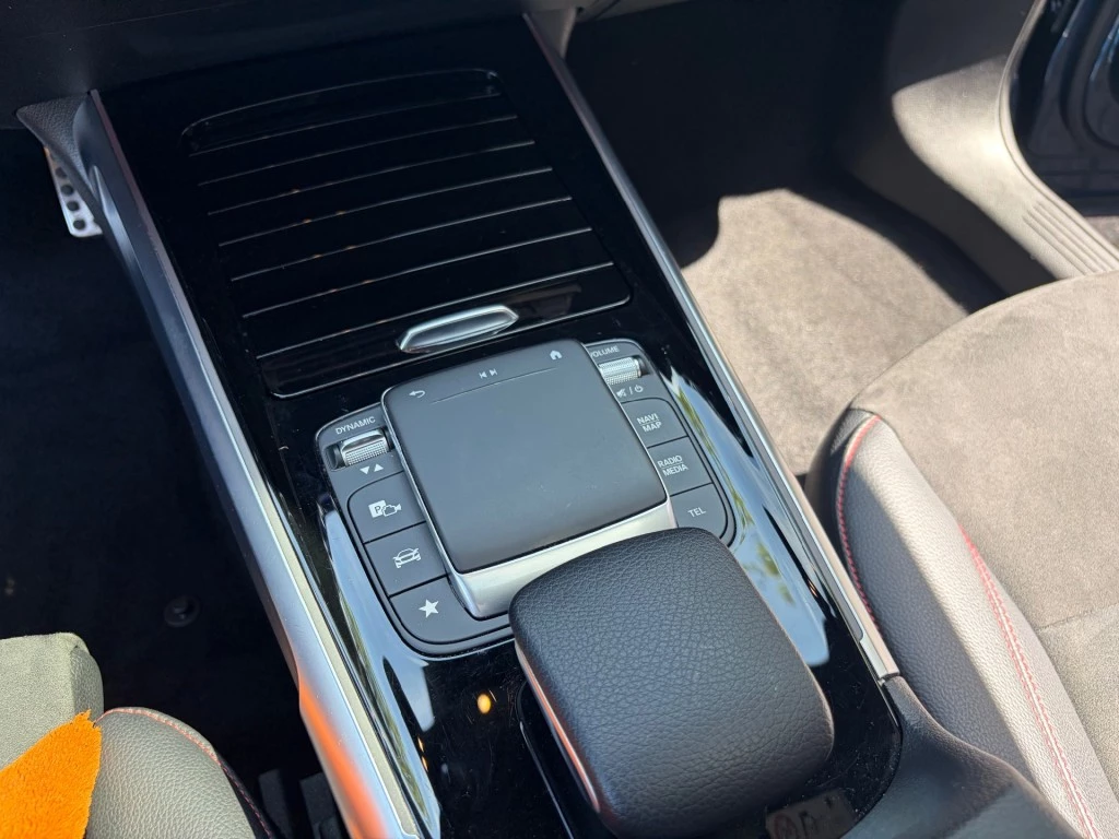 Hoofdafbeelding Mercedes-Benz EQB