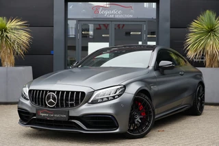 Hoofdafbeelding Mercedes-Benz C-Klasse Mercedes-Benz C-Klasse Coupé AMG 63 S 510pk Panoramadak/Burmester/Akrapovič