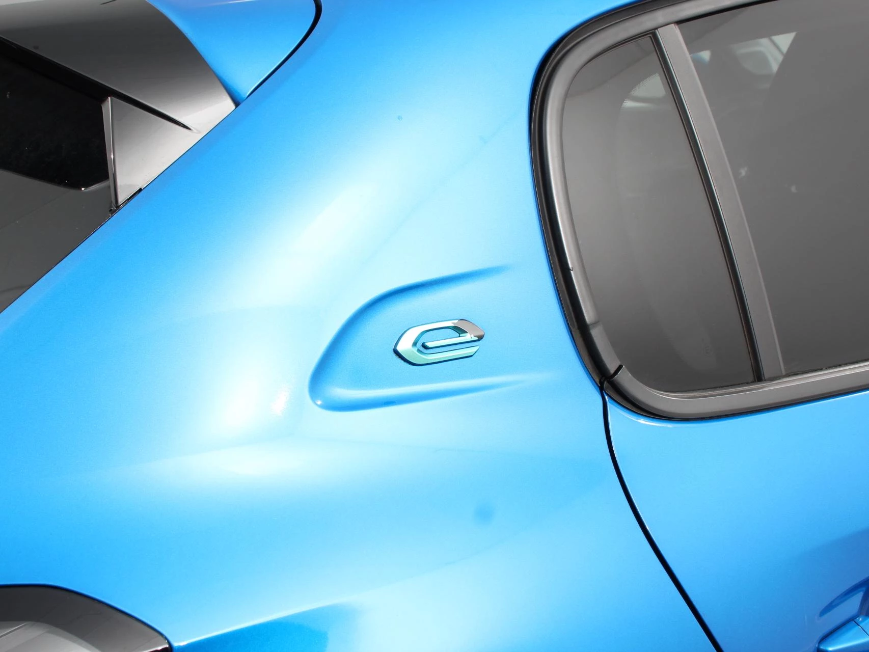 Hoofdafbeelding Peugeot e-208