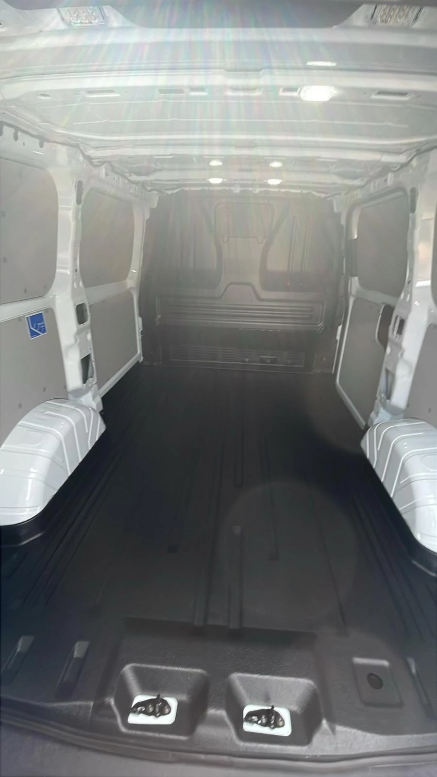 Hoofdafbeelding Ford E-Transit Custom
