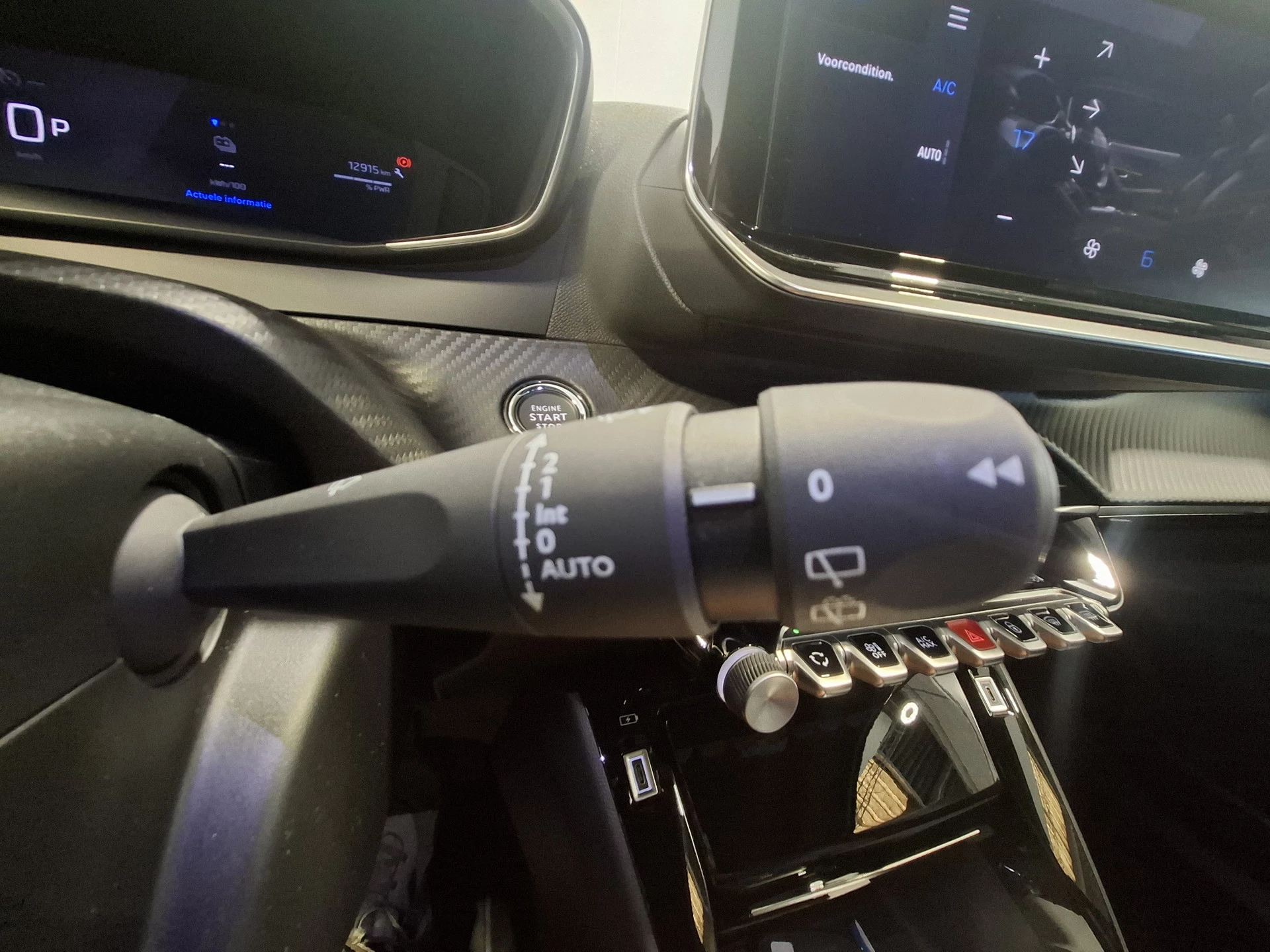 Hoofdafbeelding Peugeot e-2008