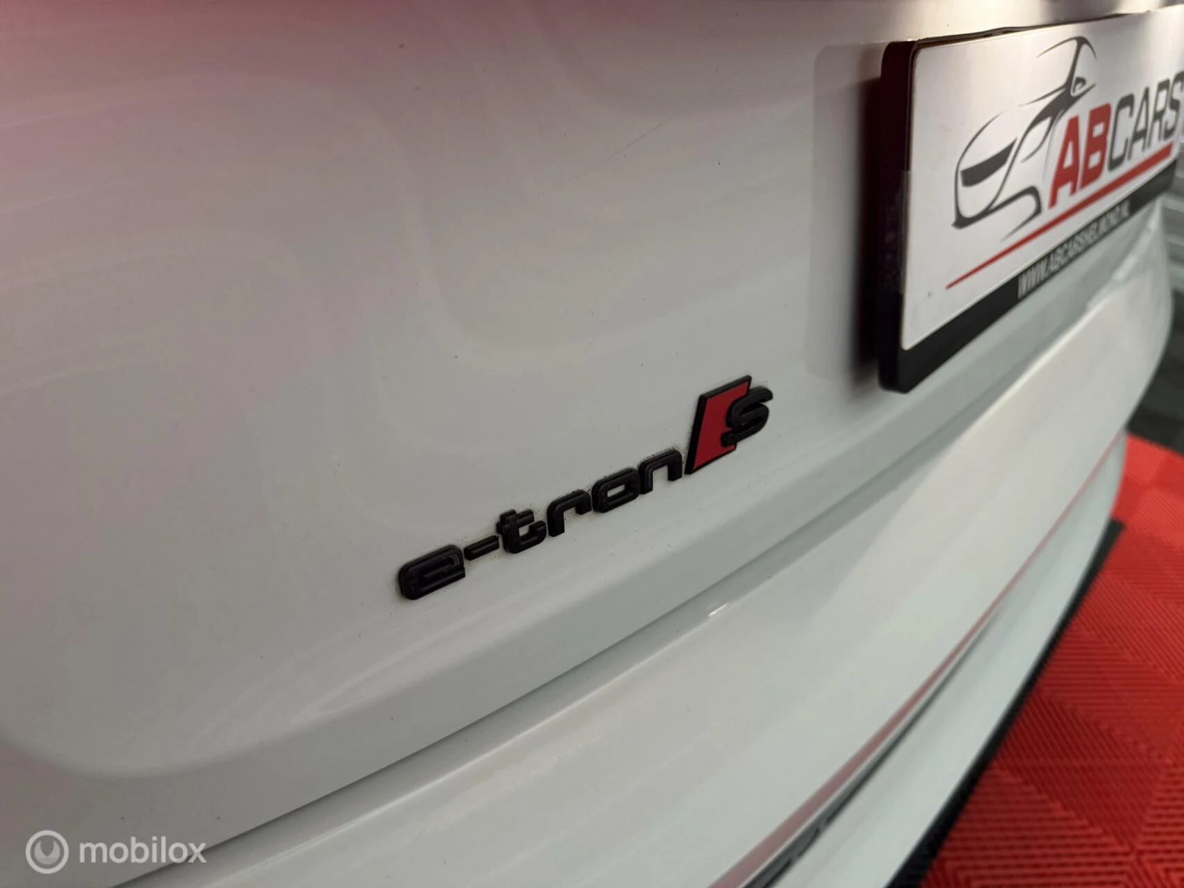 Hoofdafbeelding Audi e-tron