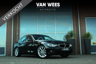 ➡️ BMW 3-serie 320i F30 Centennial High Executive Sedan Facelift | 184 pk | NL auto | 2e eigenaar | 4 cilinder | LED | Leer | Navi | Camera | Sporstuur | Cruise control | Climate control