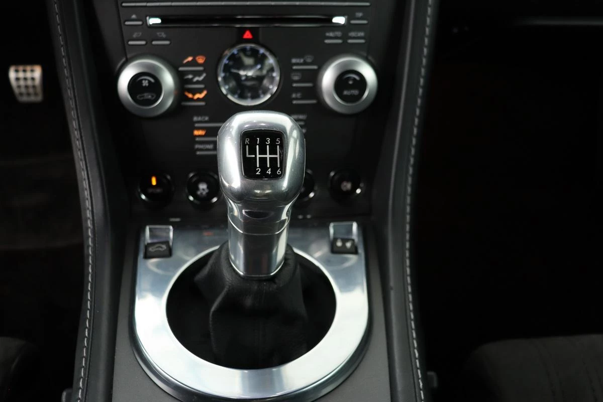 Hoofdafbeelding Aston Martin V12 Vantage