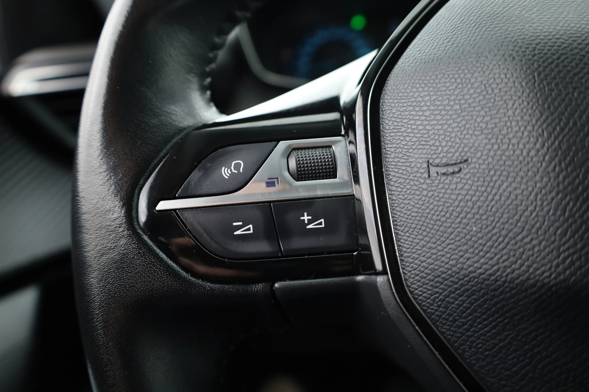 Hoofdafbeelding Peugeot e-2008