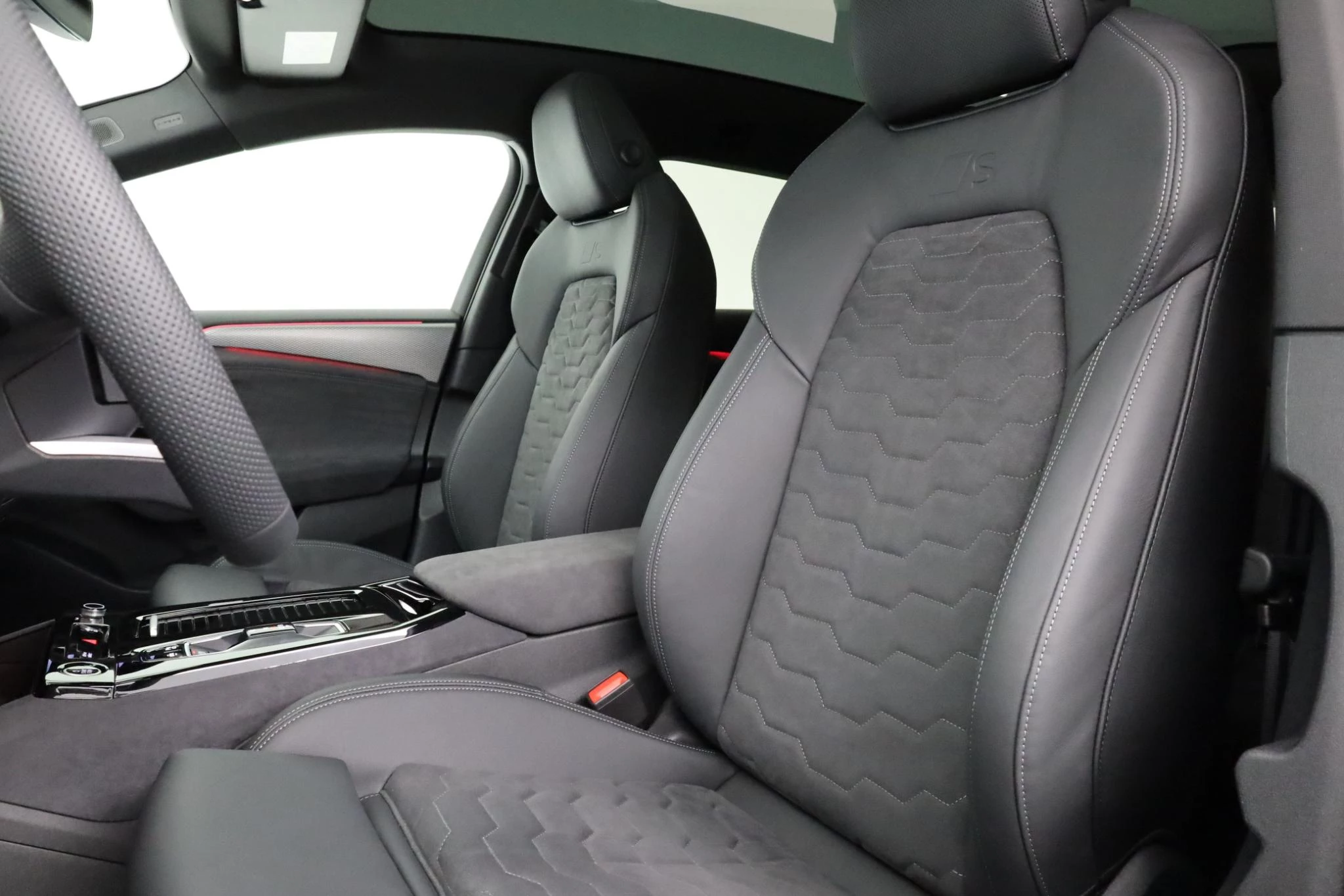Hoofdafbeelding Audi A6 Avant e-tron