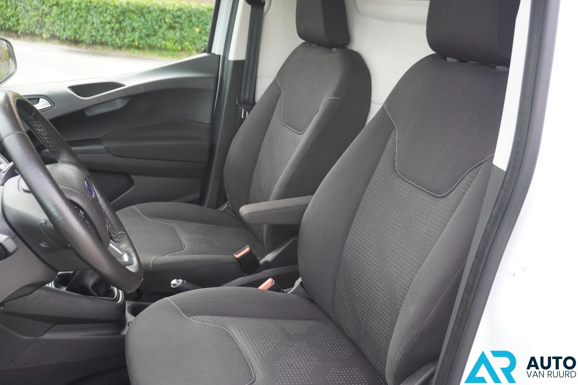 Hoofdafbeelding Ford Transit Courier