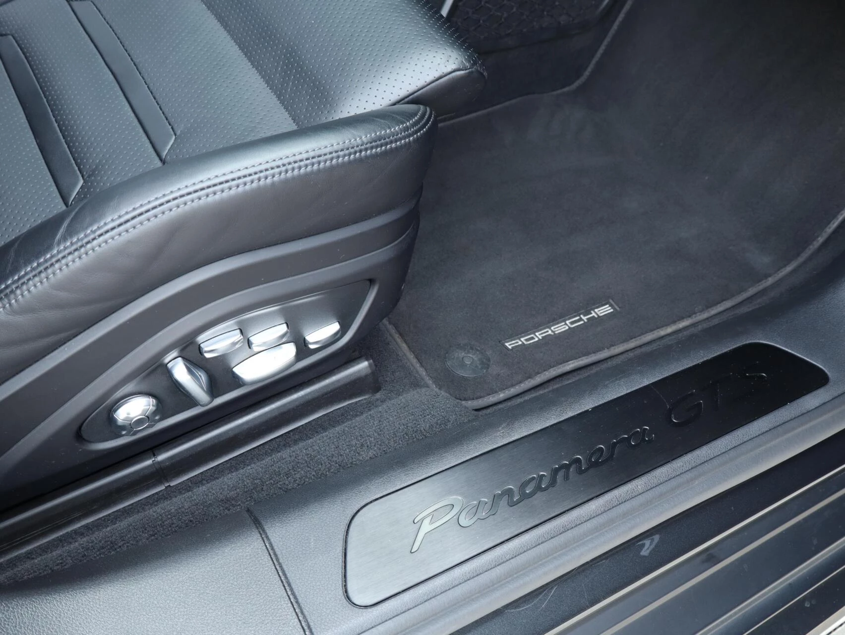 Hoofdafbeelding Porsche Panamera