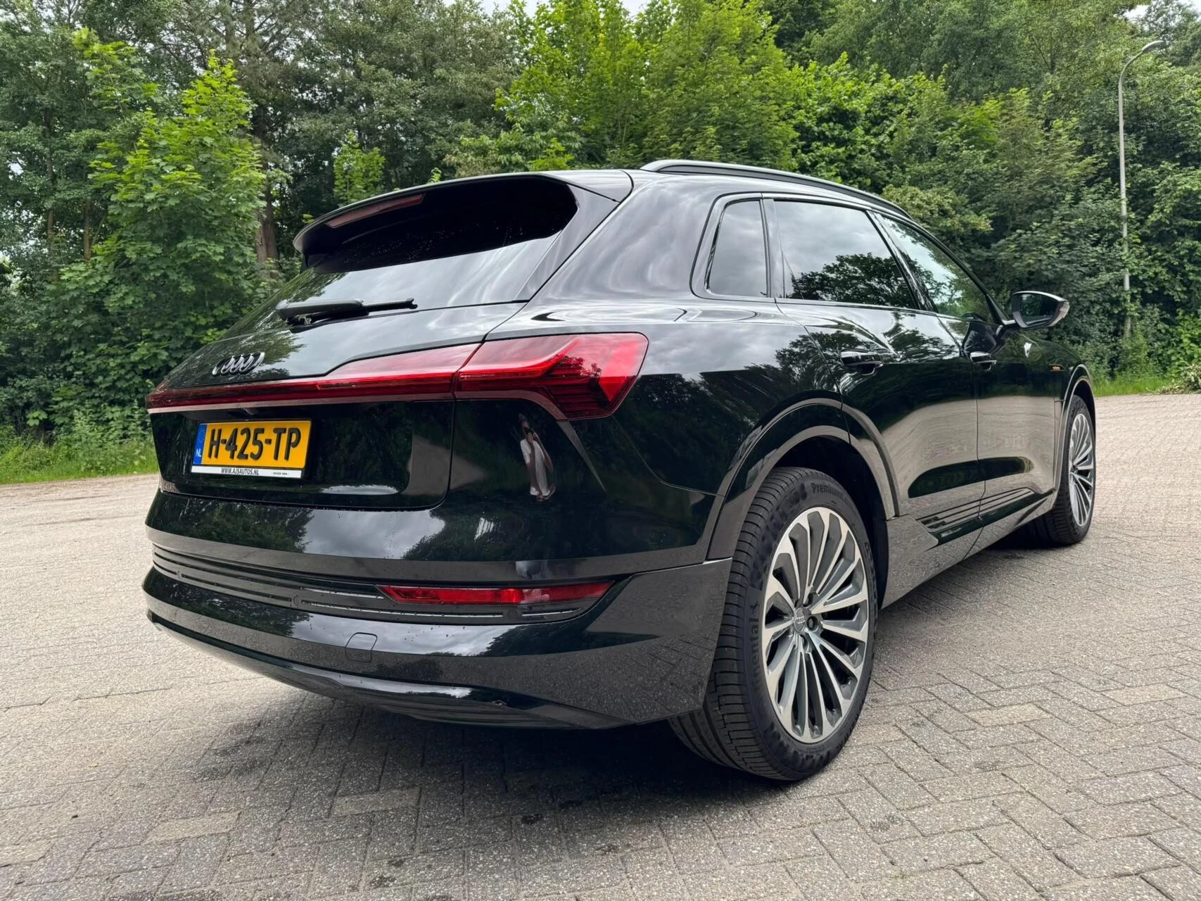 Hoofdafbeelding Audi e-tron