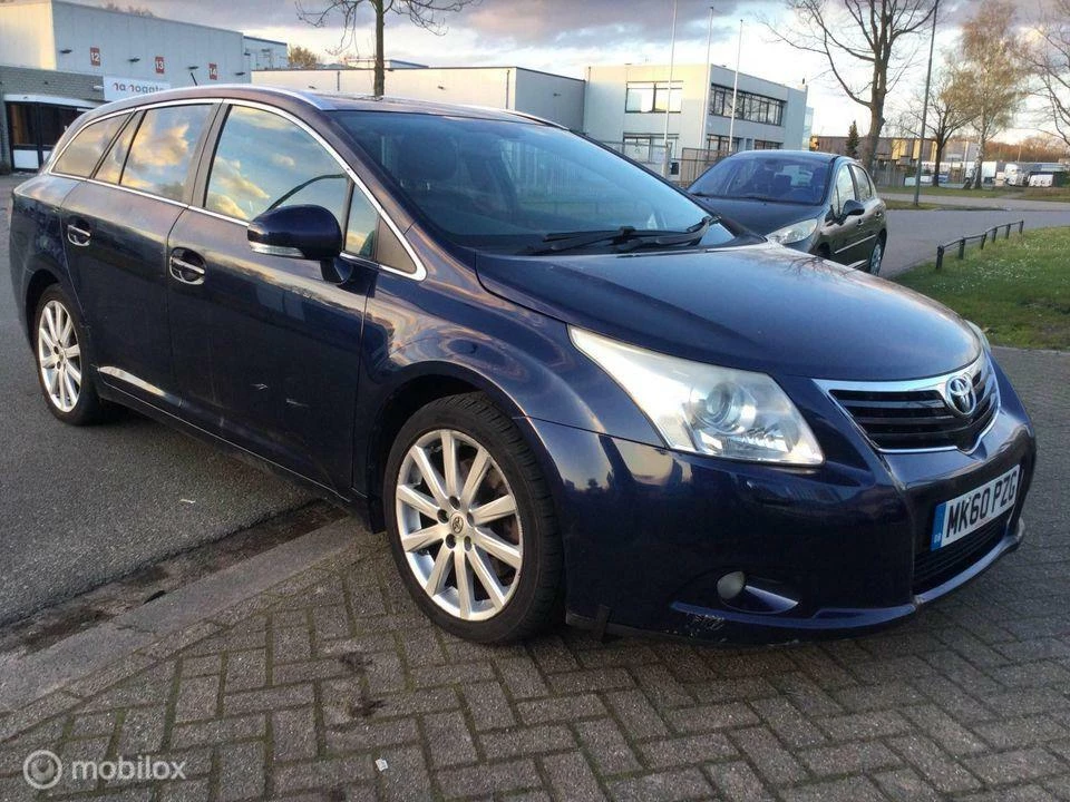 Hoofdafbeelding Toyota Avensis