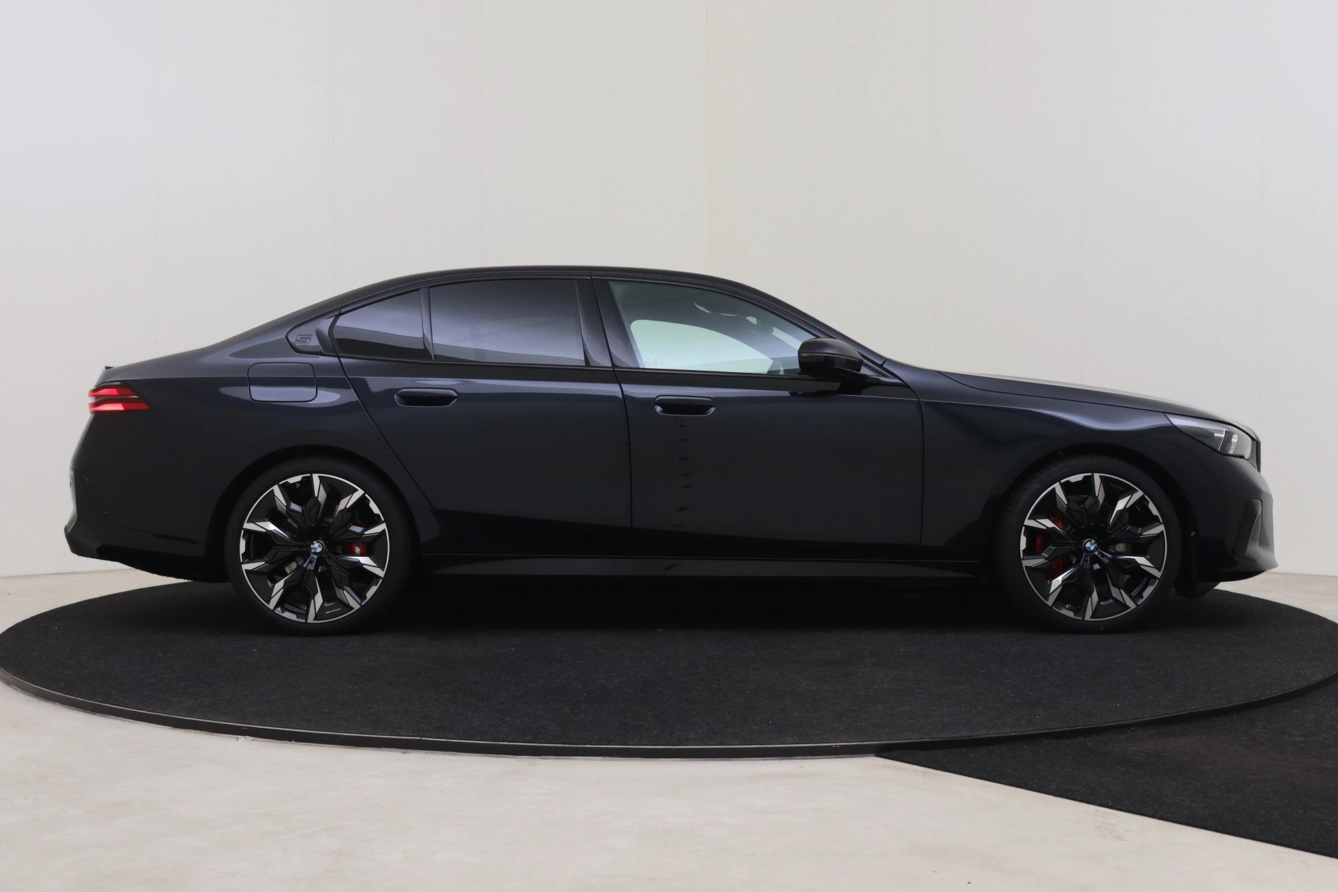 Hoofdafbeelding BMW i5