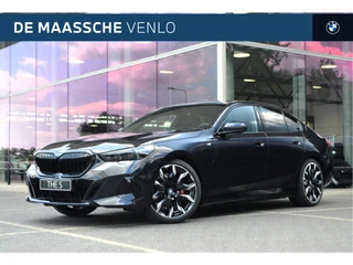BMW 5 Serie 530e M Sport Automaat / Panoramadak / Stoelventilatie / Bowers & Wilkins / Comfort Access / Comfortstoelen / Stoelverwarming / Adaptieve LED / Sportonderstel / Parking Assistant Plus