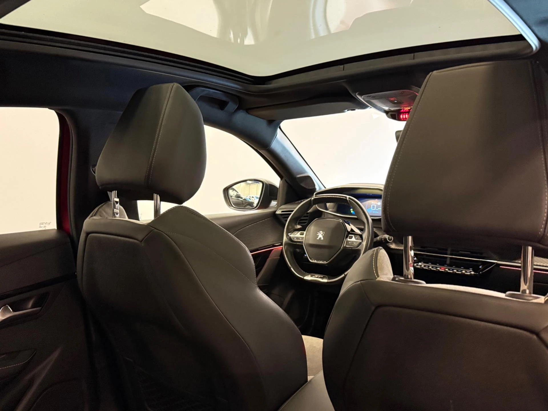 Hoofdafbeelding Peugeot e-208