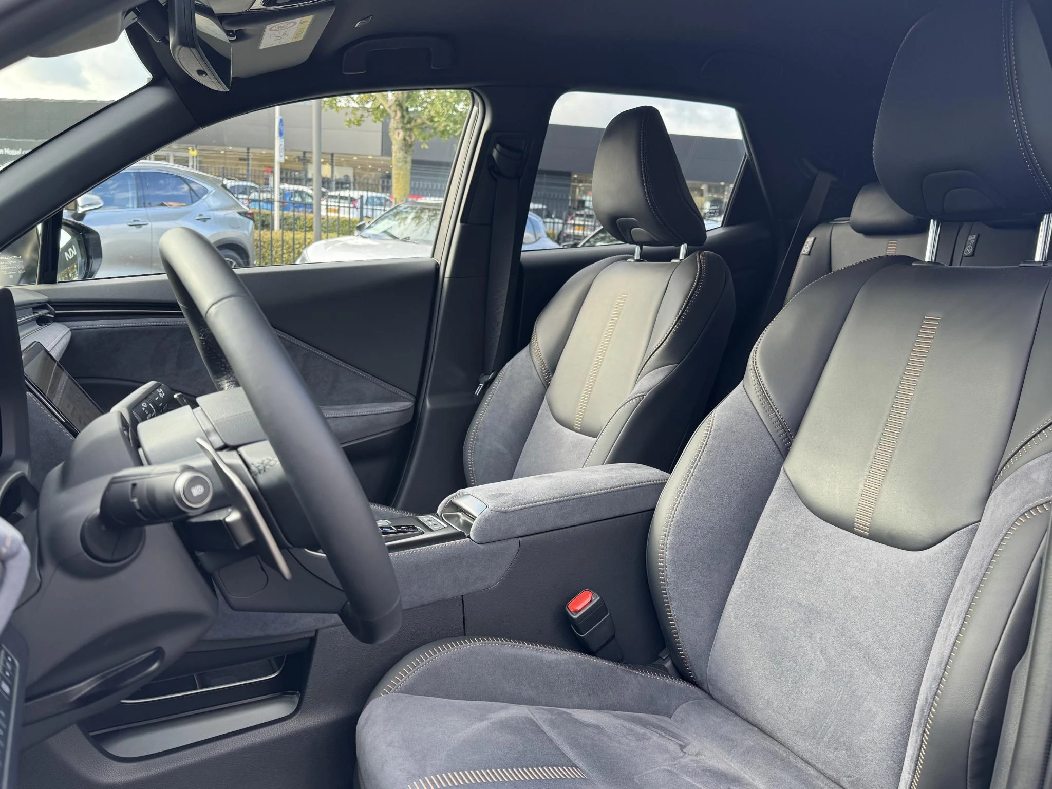 Hoofdafbeelding Lexus LBX