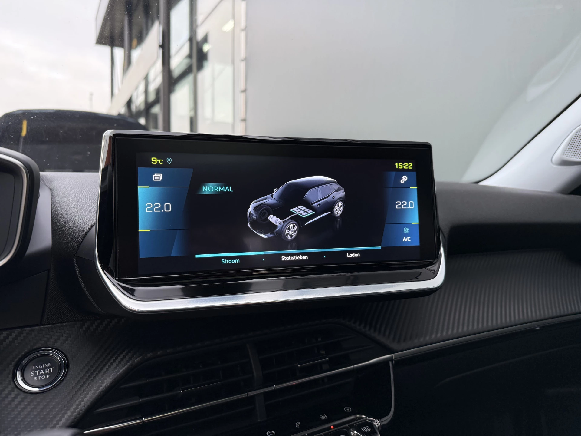 Hoofdafbeelding Peugeot e-2008