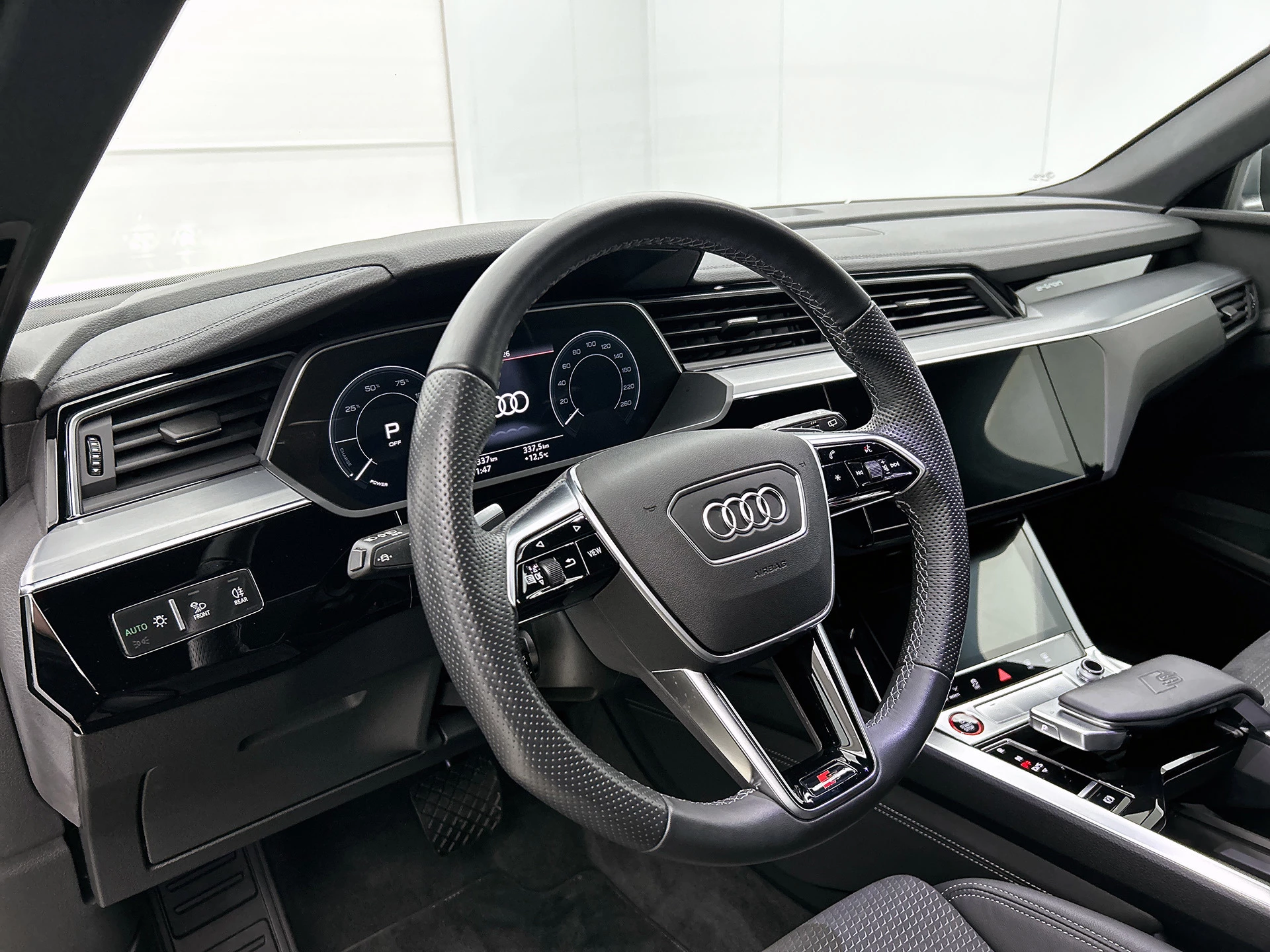 Hoofdafbeelding Audi e-tron