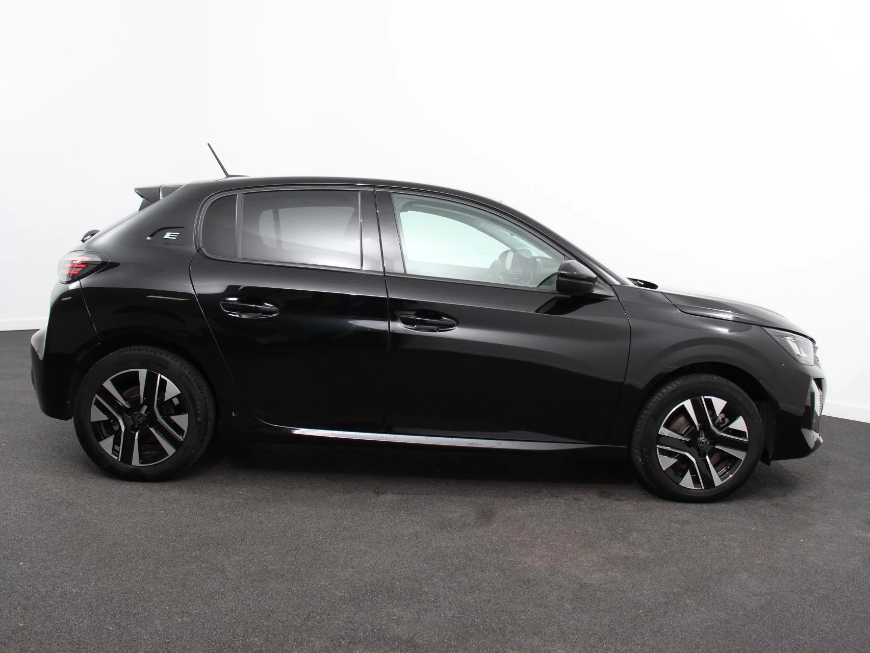 Hoofdafbeelding Peugeot e-208