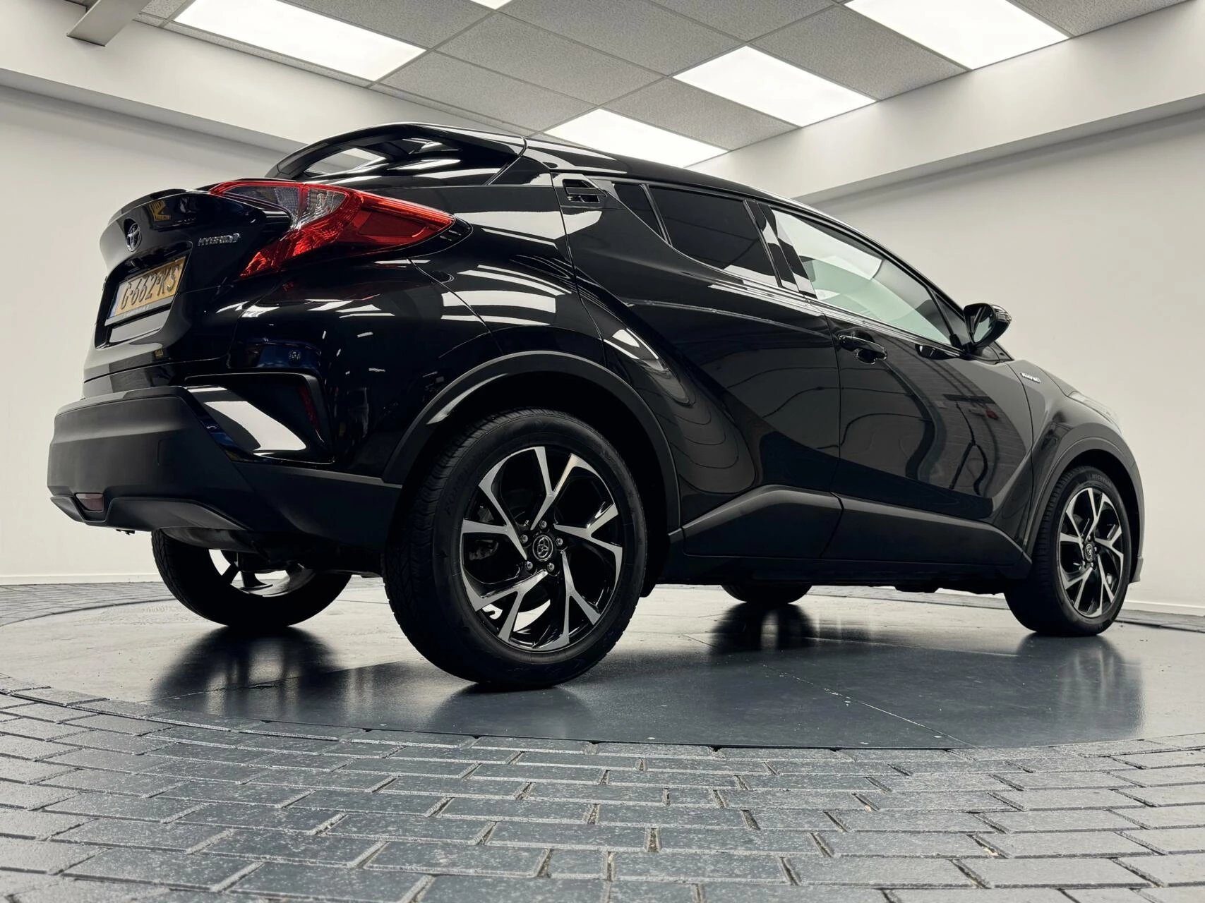 Hoofdafbeelding Toyota C-HR