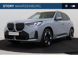 BMW X3 30e xDrive M Sport Automaat / Panoramadak / Trekhaak  / Sportstoelen  / Adaptieve LED / Parking Assistant Professional / Stuurverwarming