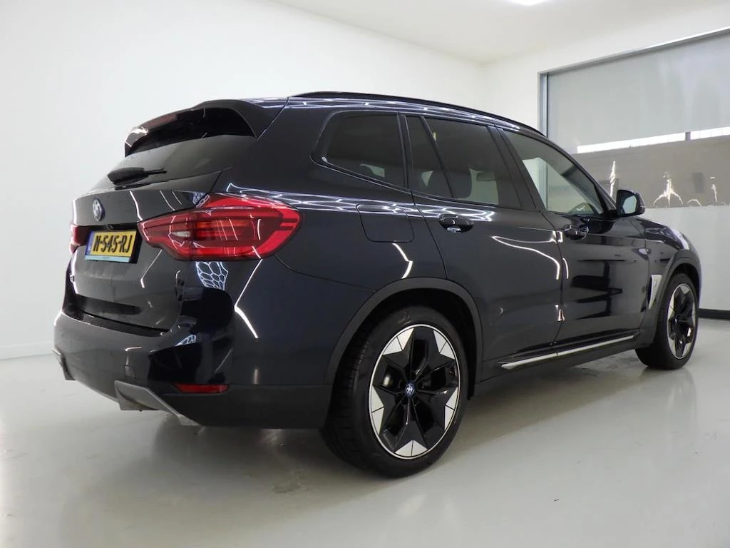 Hoofdafbeelding BMW iX3