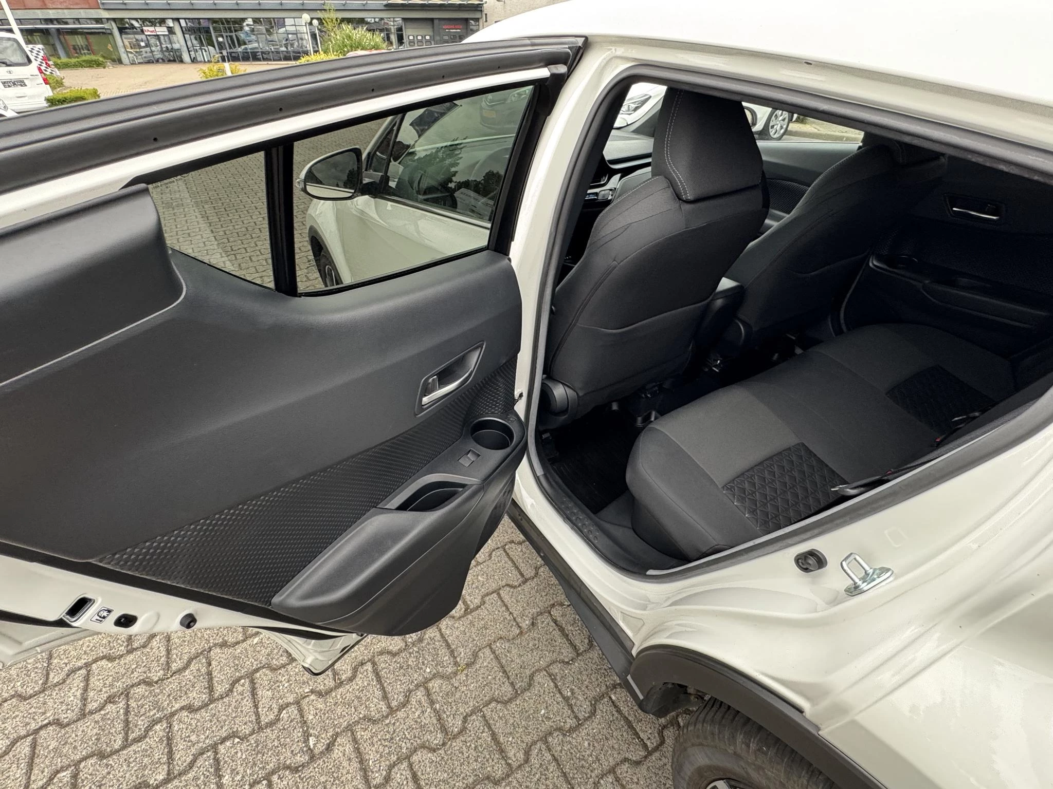 Hoofdafbeelding Toyota C-HR