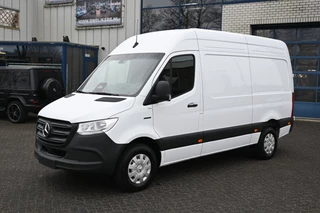 Mercedes-Benz eSprinter 320 L2H2 Pro 81kWh Snellader, Navigatie, Trekhaak, Winterpakket, Etc.