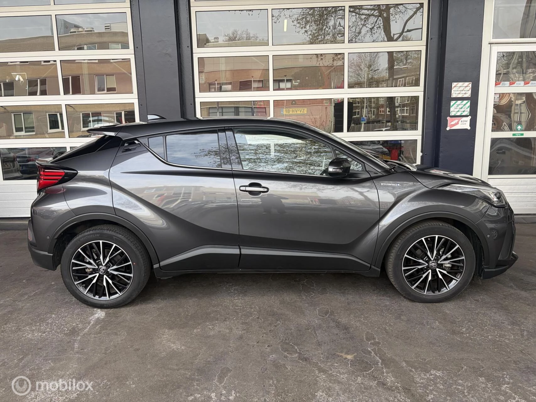 Hoofdafbeelding Toyota C-HR