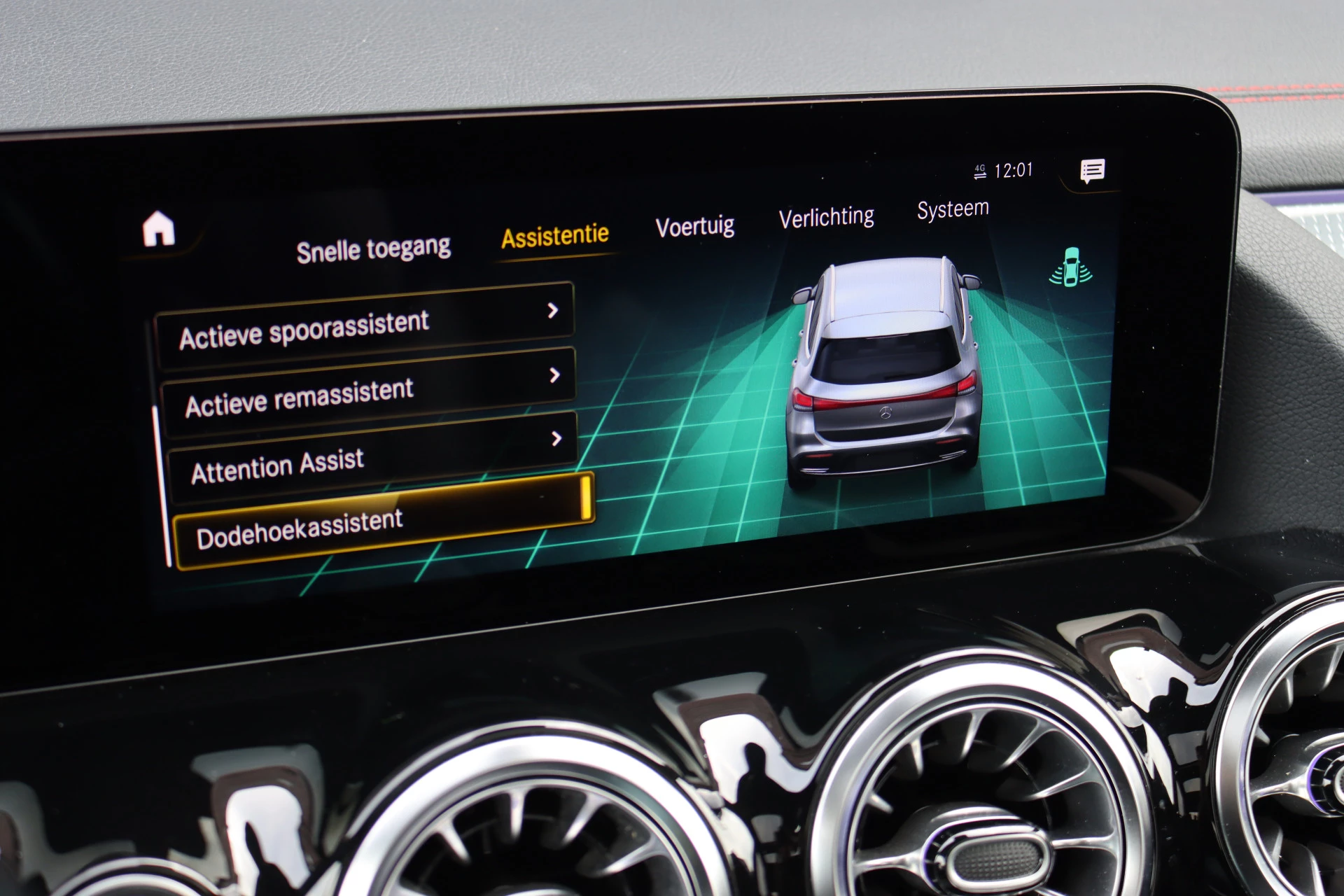 Hoofdafbeelding Mercedes-Benz EQA