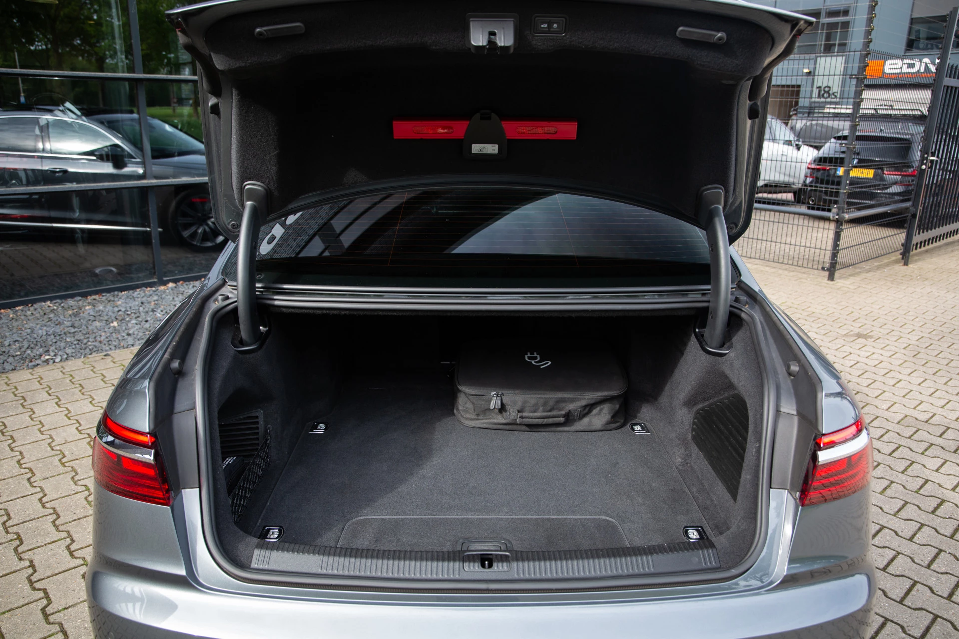 Hoofdafbeelding Audi A8