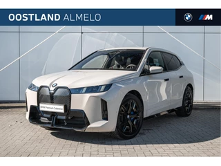 Hoofdafbeelding BMW iX BMW iX xDrive60 M Sport / Trekhaak / Comfort Access / Soft-Close / Adaptieve LED / Harman Kardon / Parking Assistant Professional