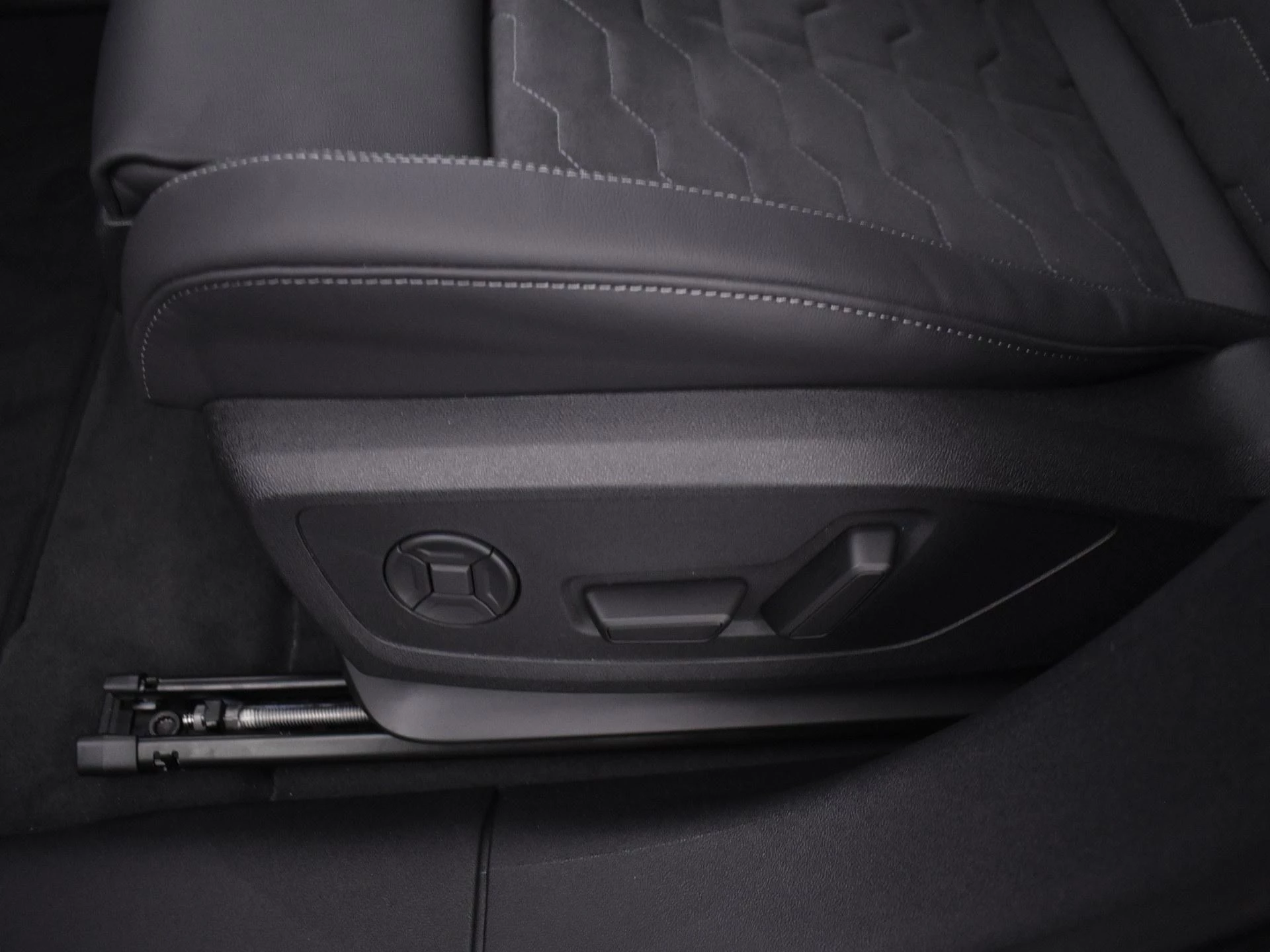 Hoofdafbeelding Audi A6 Avant e-tron