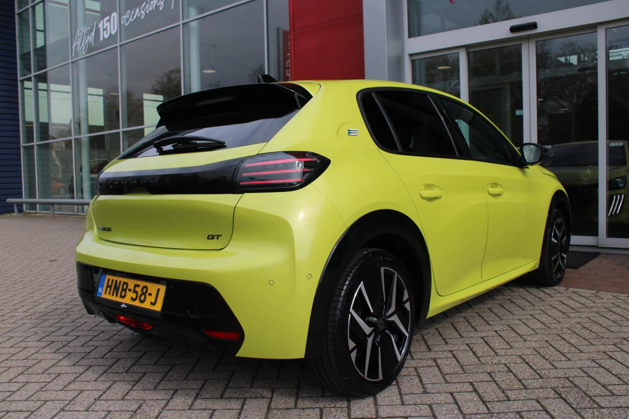 Hoofdafbeelding Peugeot e-208