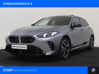 BMW 1 Serie M135 xDrive High Executive Automaat / Trekhaak / Sportstoelen / Adaptieve LED / M Adaptief onderstel / Comfort Access / Parking Assistant Plus / Head-Up / Stuurverwarming