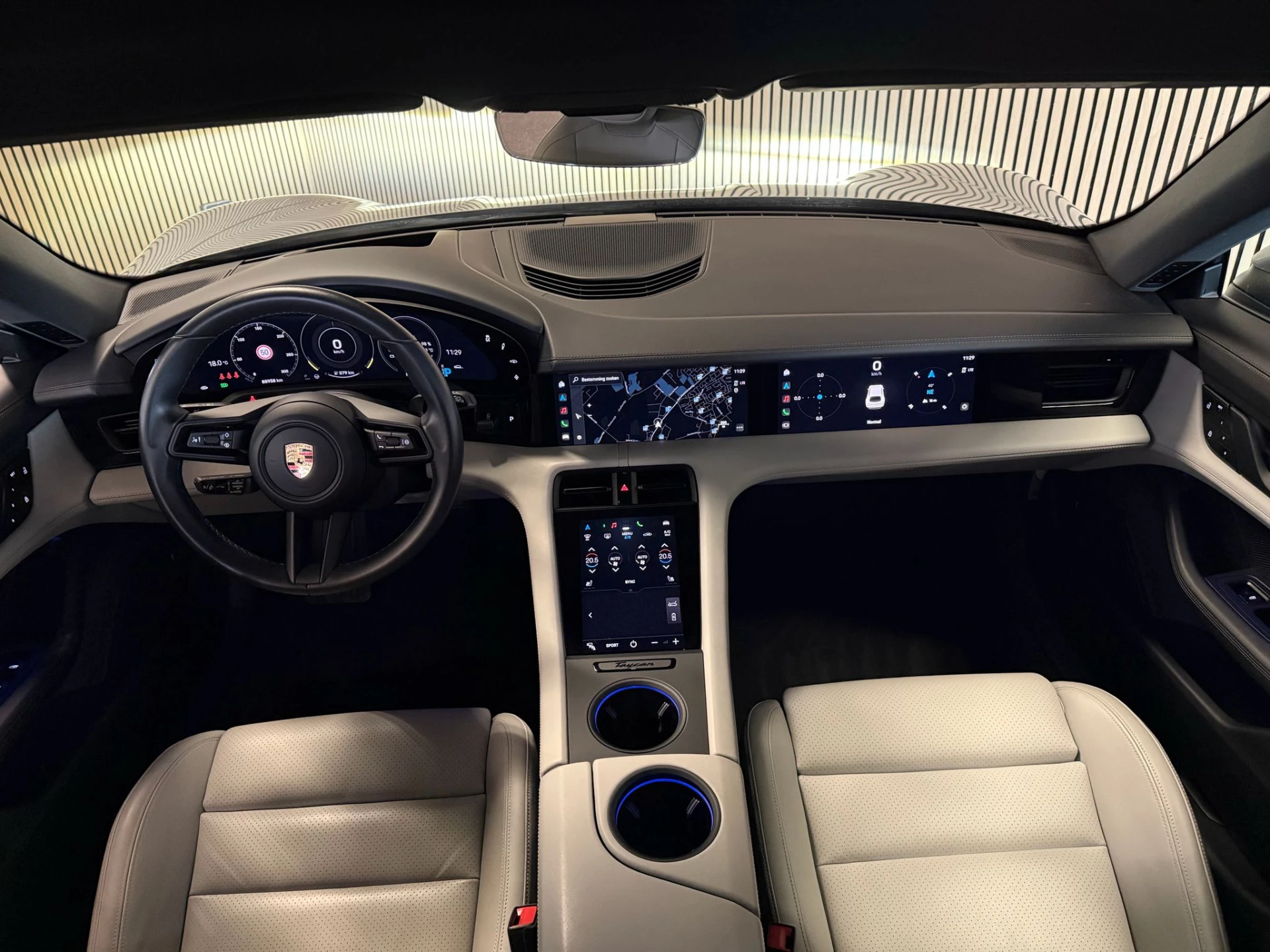Hoofdafbeelding Porsche Taycan