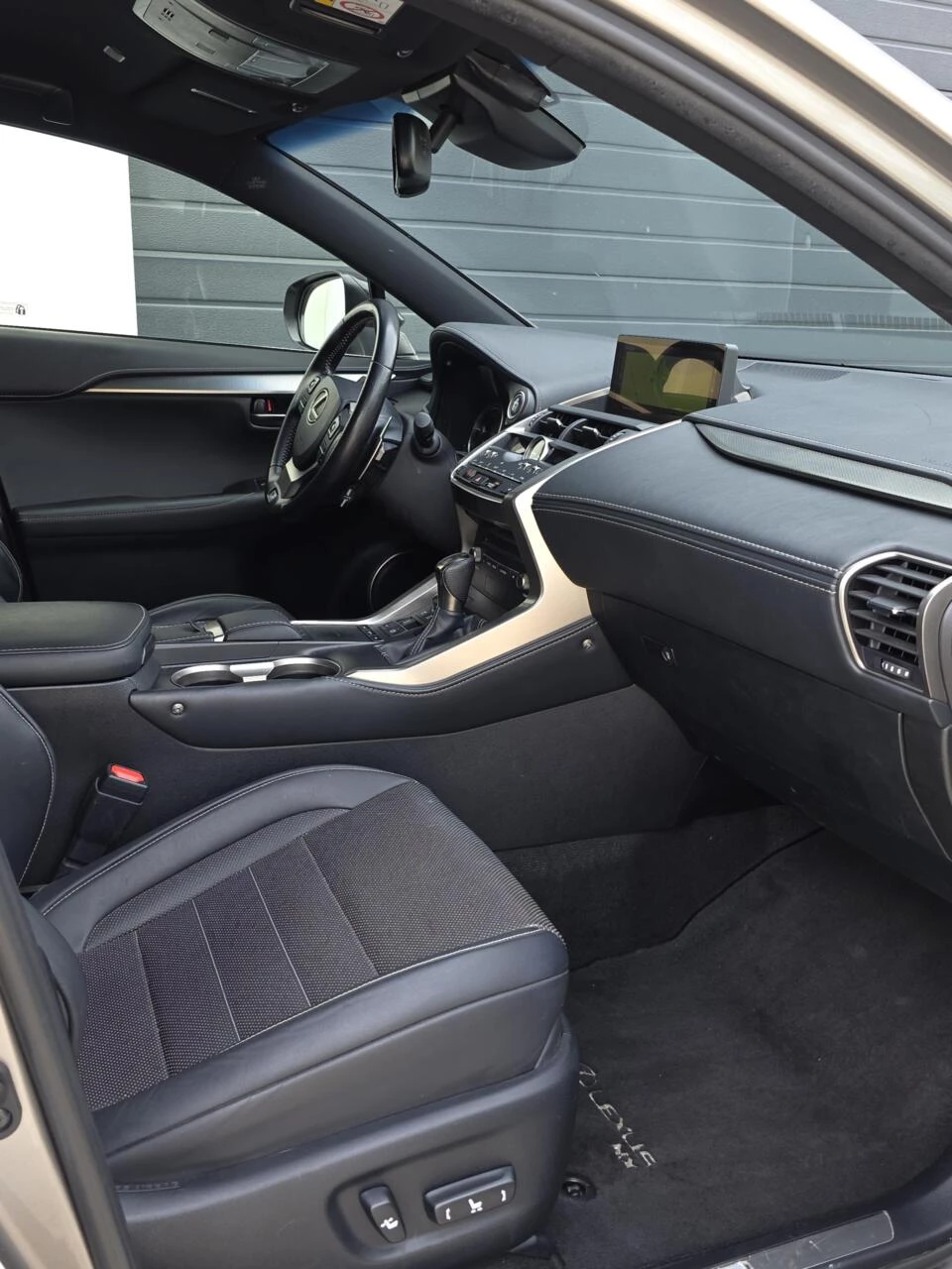 Hoofdafbeelding Lexus NX