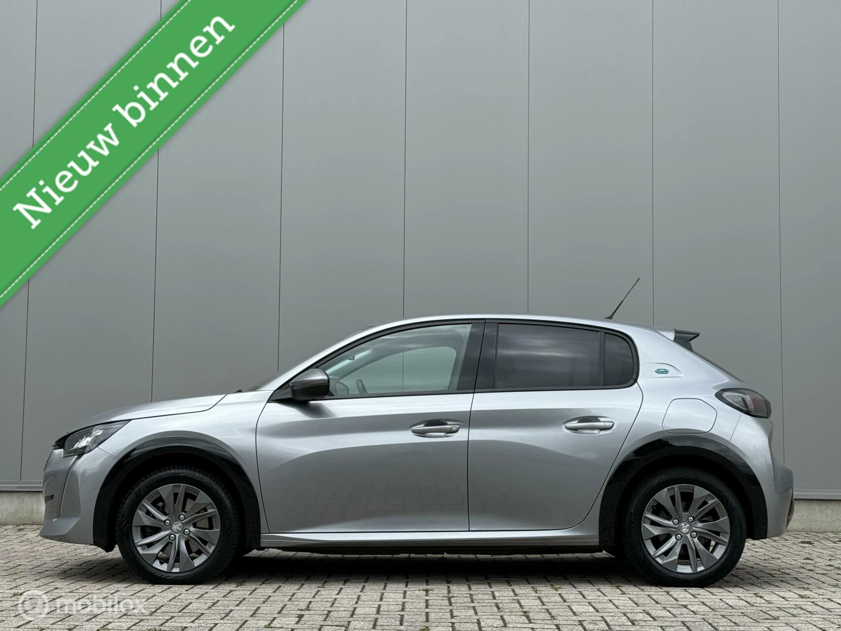 Hoofdafbeelding Peugeot e-208