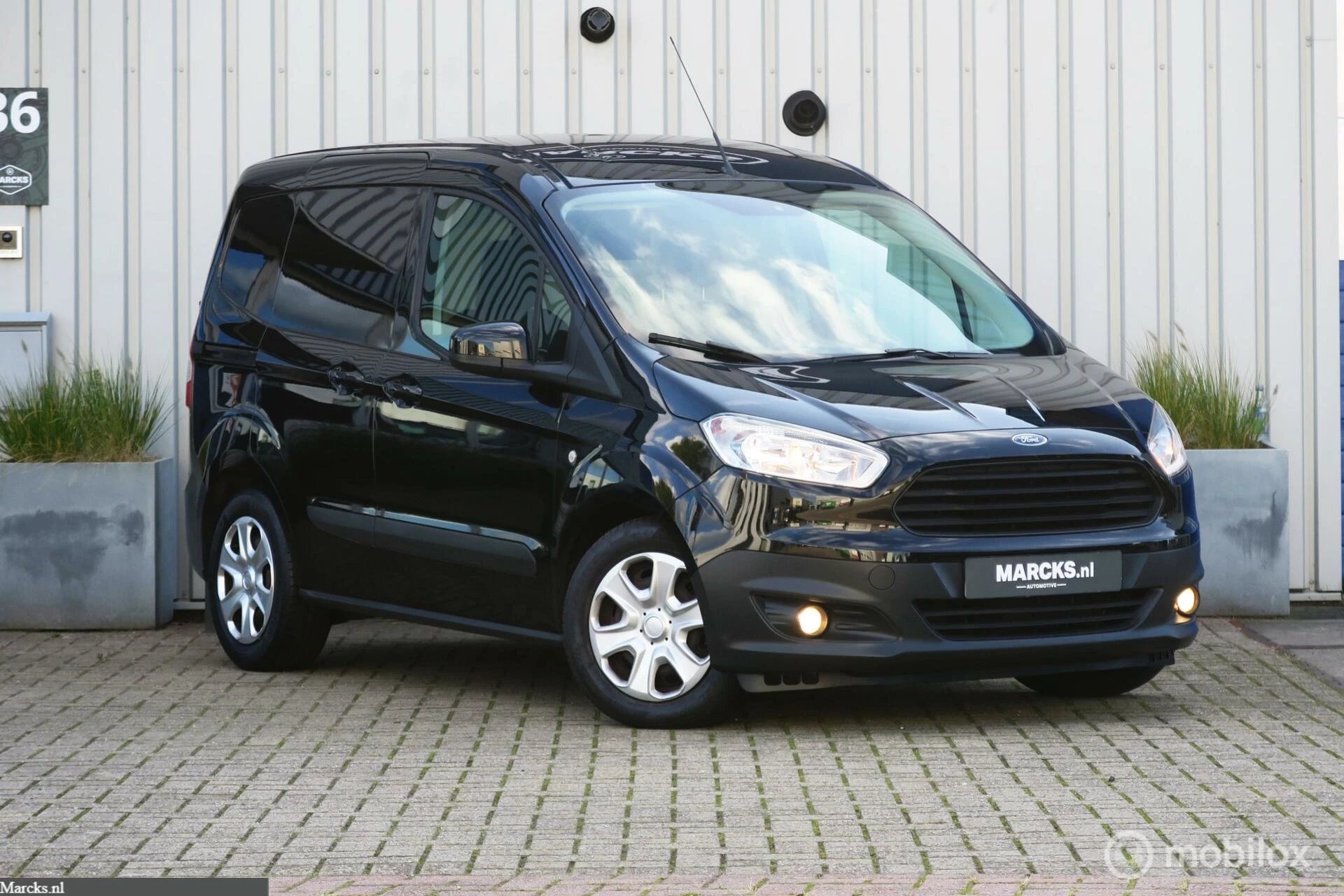 Hoofdafbeelding Ford Transit Courier