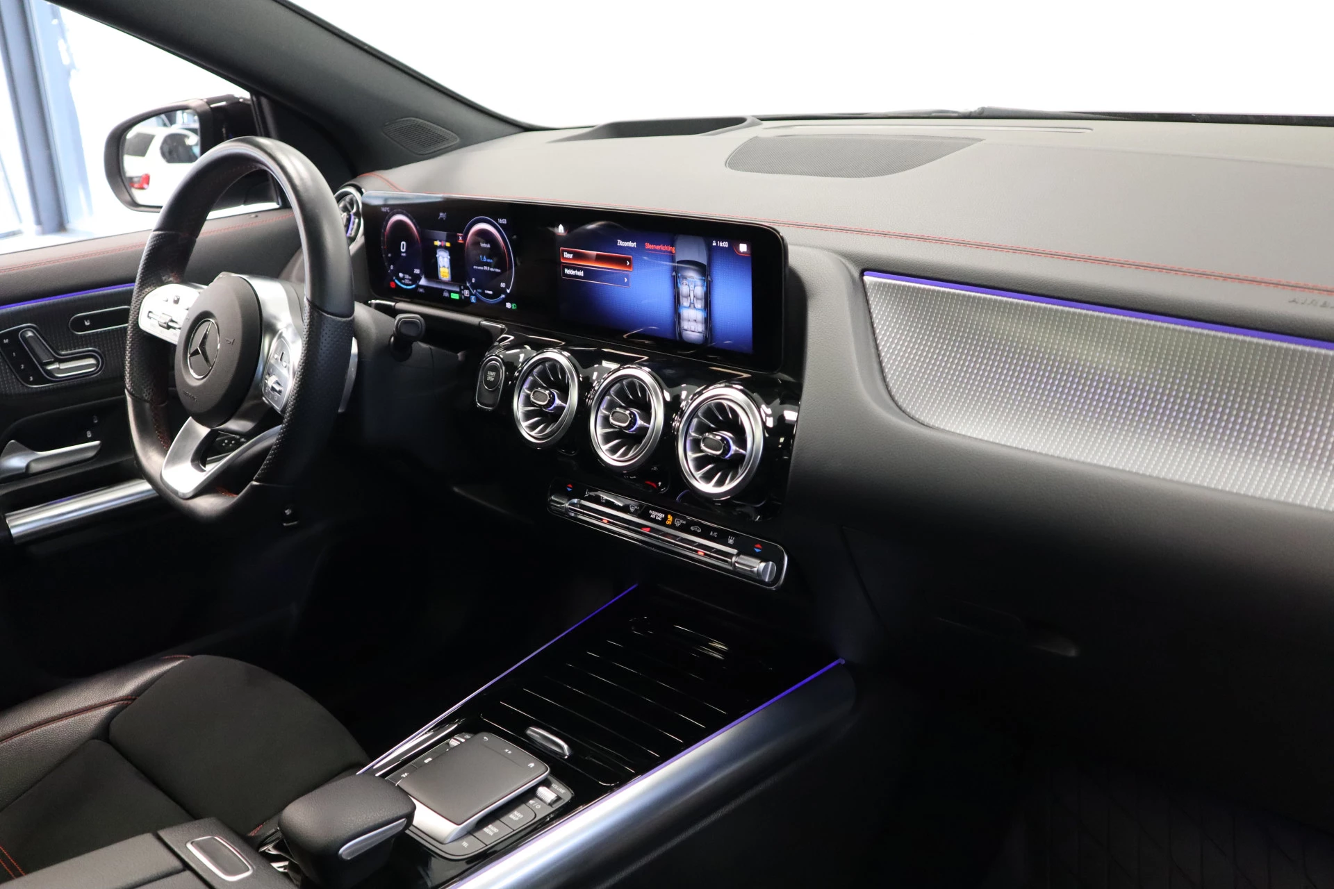 Hoofdafbeelding Mercedes-Benz EQA