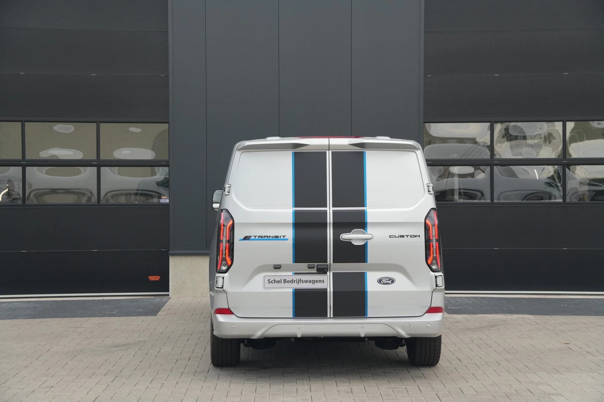 Hoofdafbeelding Ford E-Transit Custom
