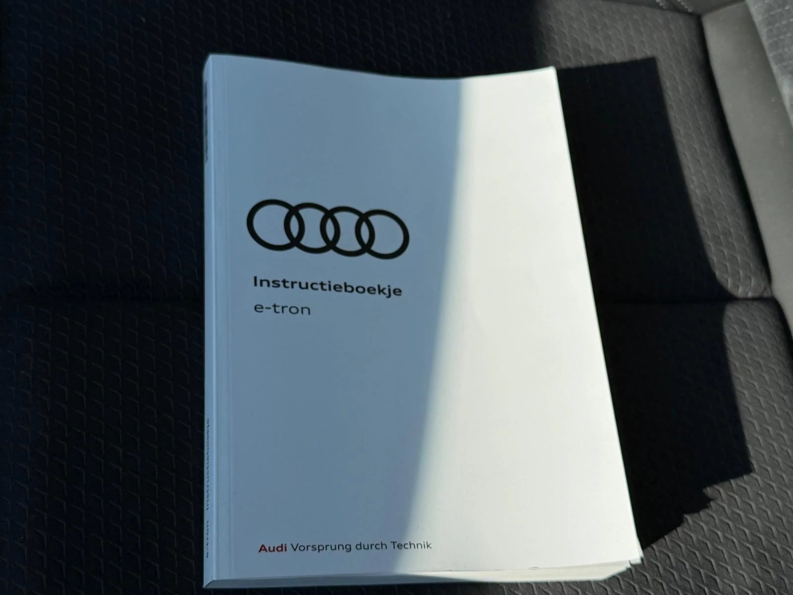 Hoofdafbeelding Audi e-tron