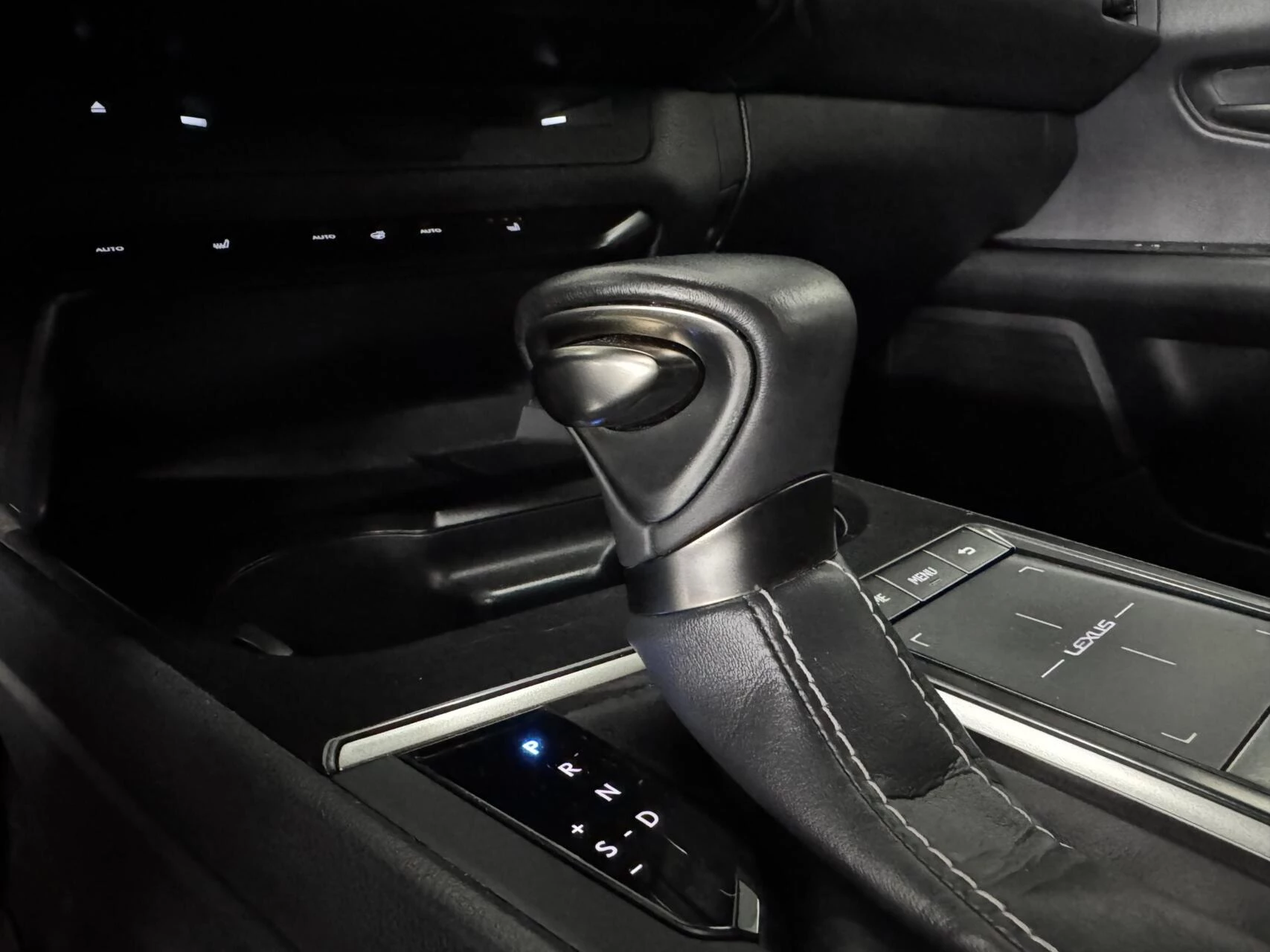 Hoofdafbeelding Lexus UX