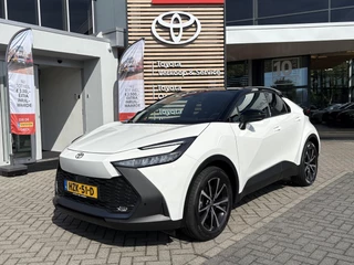 Toyota C-HR 2.0 Plug-in Hybrid 220 Dynamic BI-TONE 1E-EIG STUUR/STOELVERWARMING BLIND SPOT KEYLESS 18'' LMV