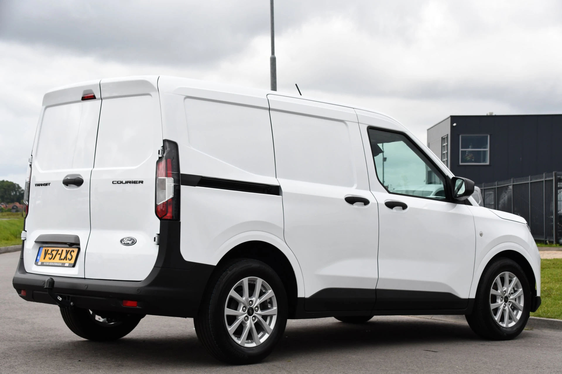 Hoofdafbeelding Ford Transit Courier